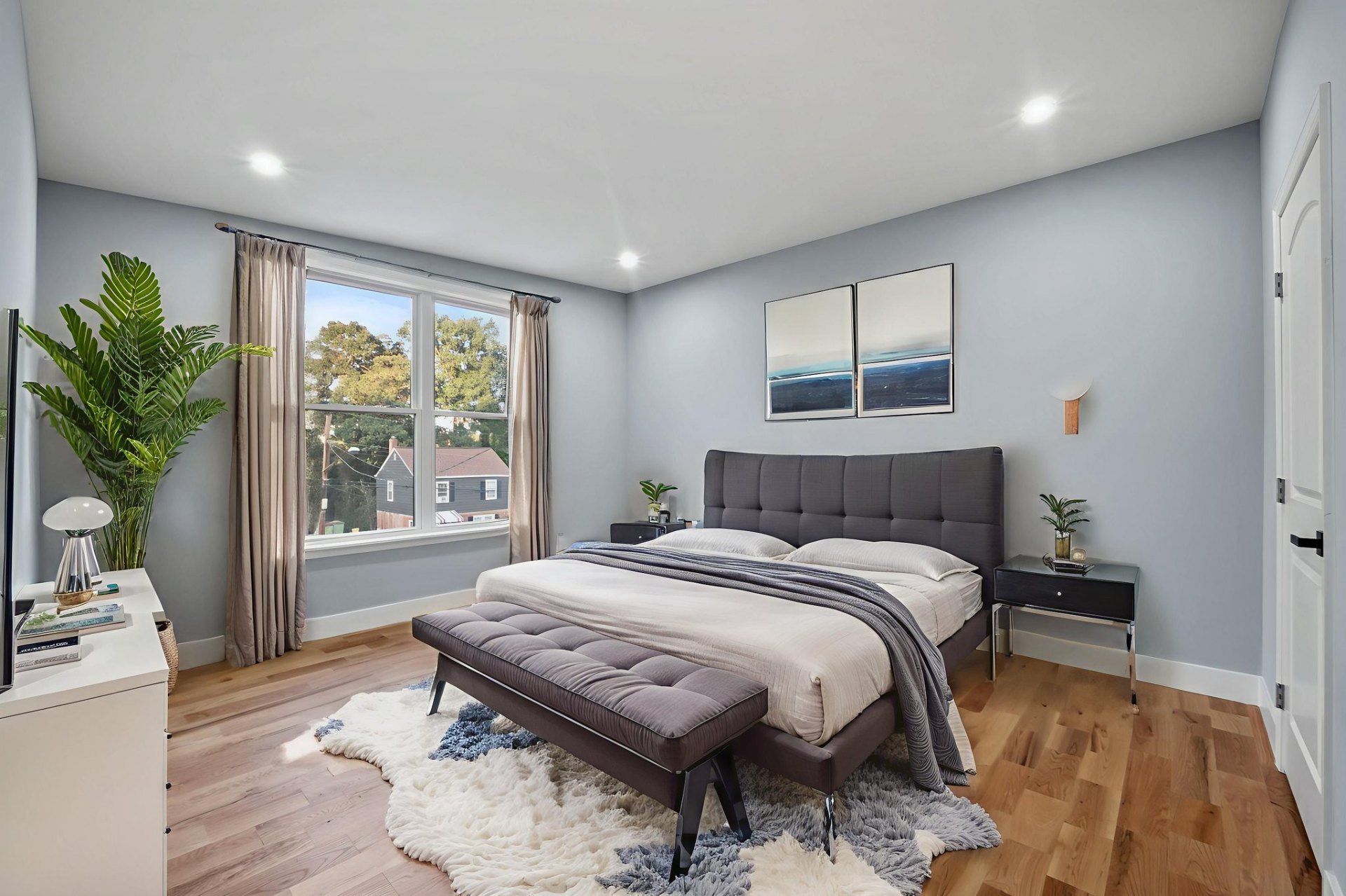 Bedroom – Blue Walls & Modern Staging
