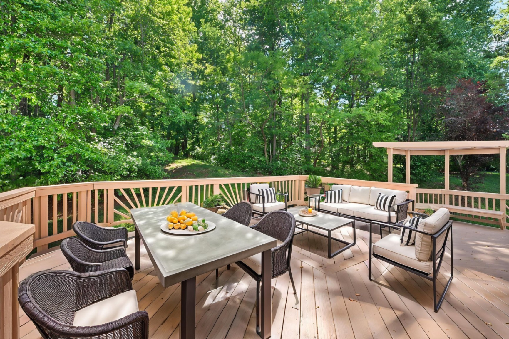 Deck – Outdoor Staging & Garden