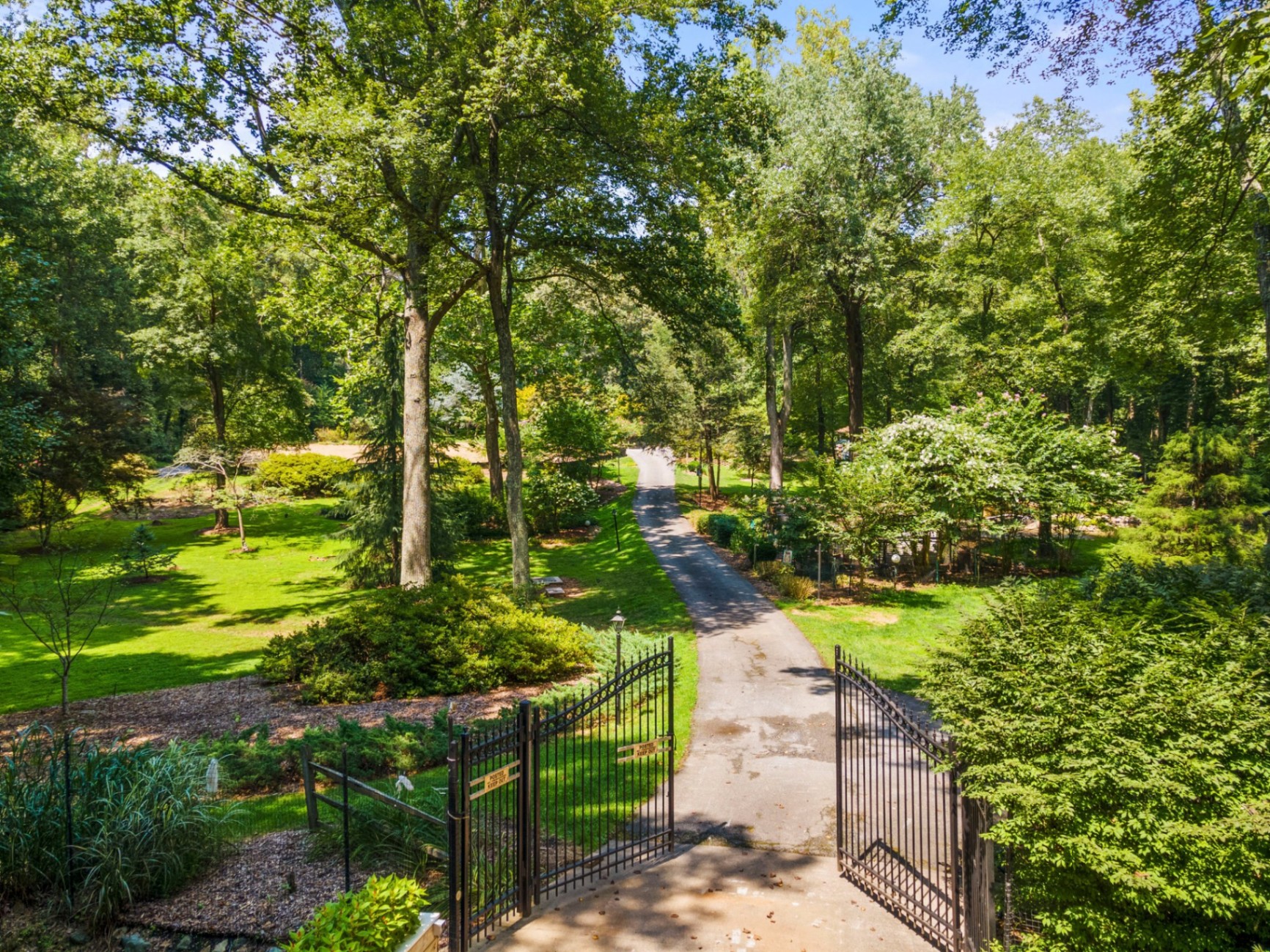 Gated Estate – Driveway Photography