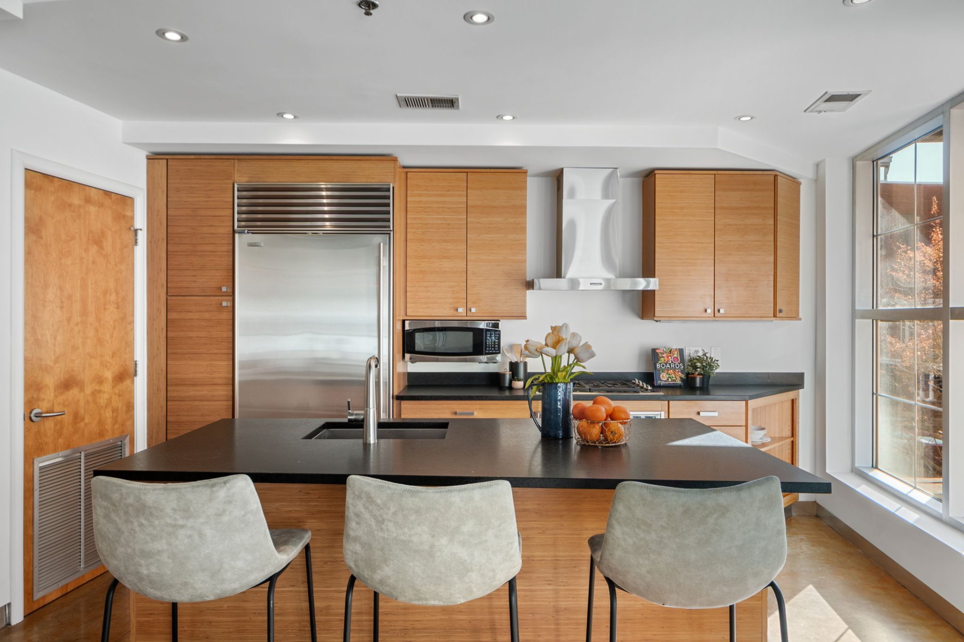 Kitchen – Bamboo Modern Loft