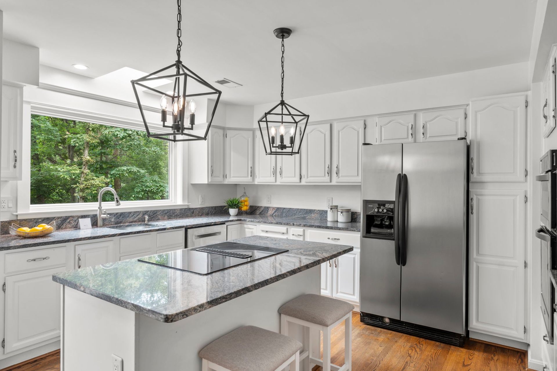 Kitchen – Granite & Geometric Pendants