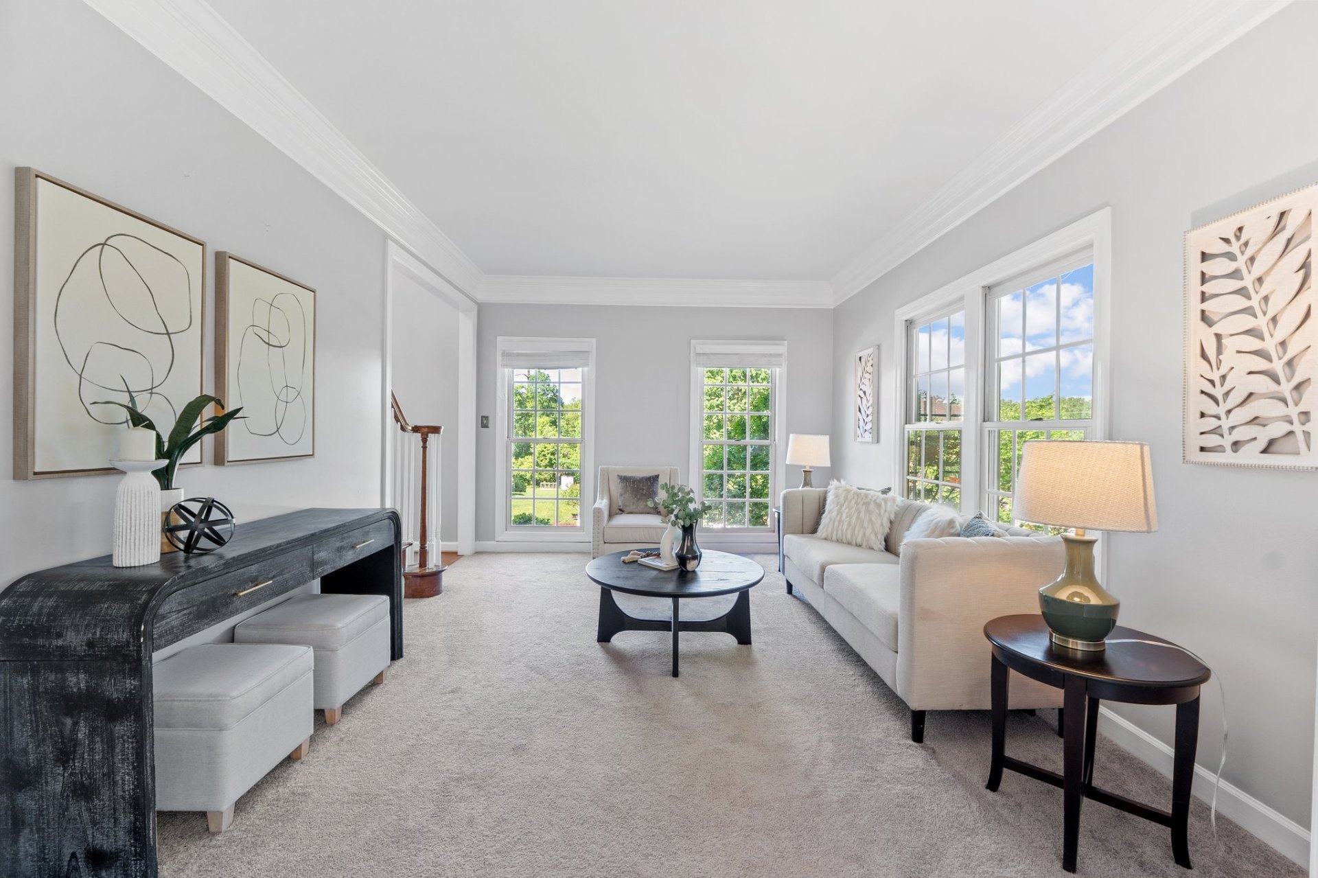 Living Room – Crown Molding
