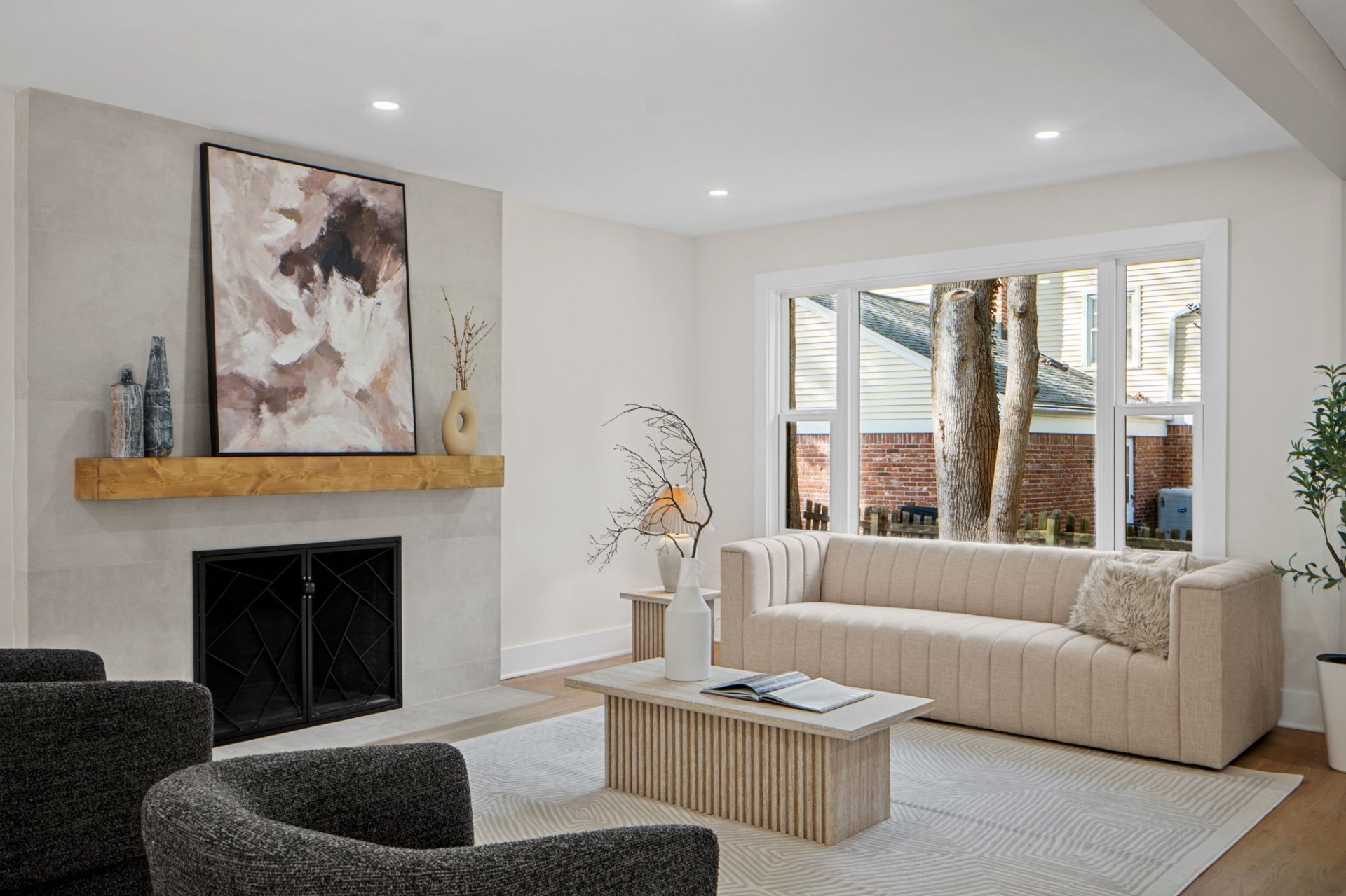Living Room – Fireplace Interior