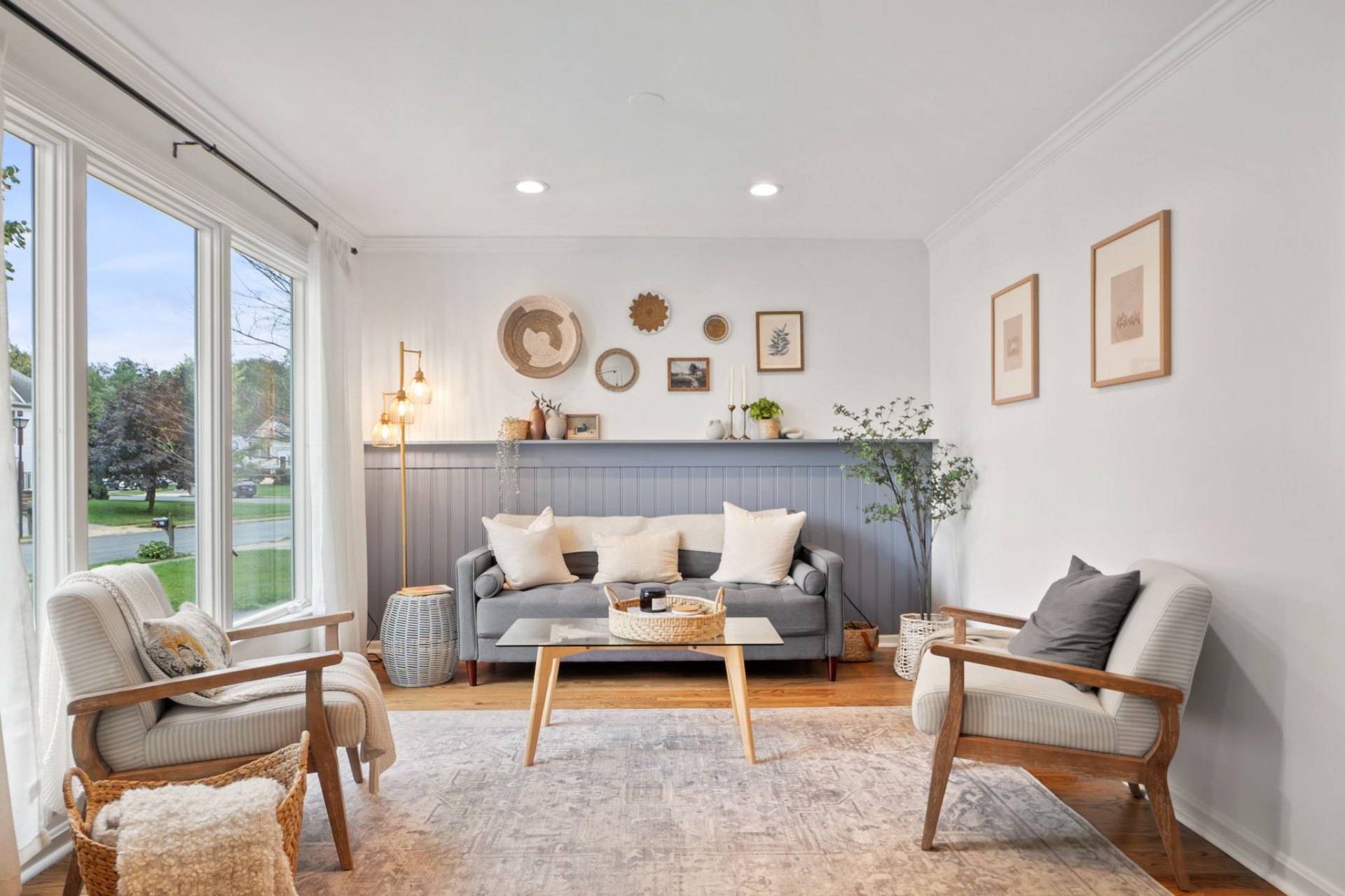 Living Room – Wainscoting Detail
