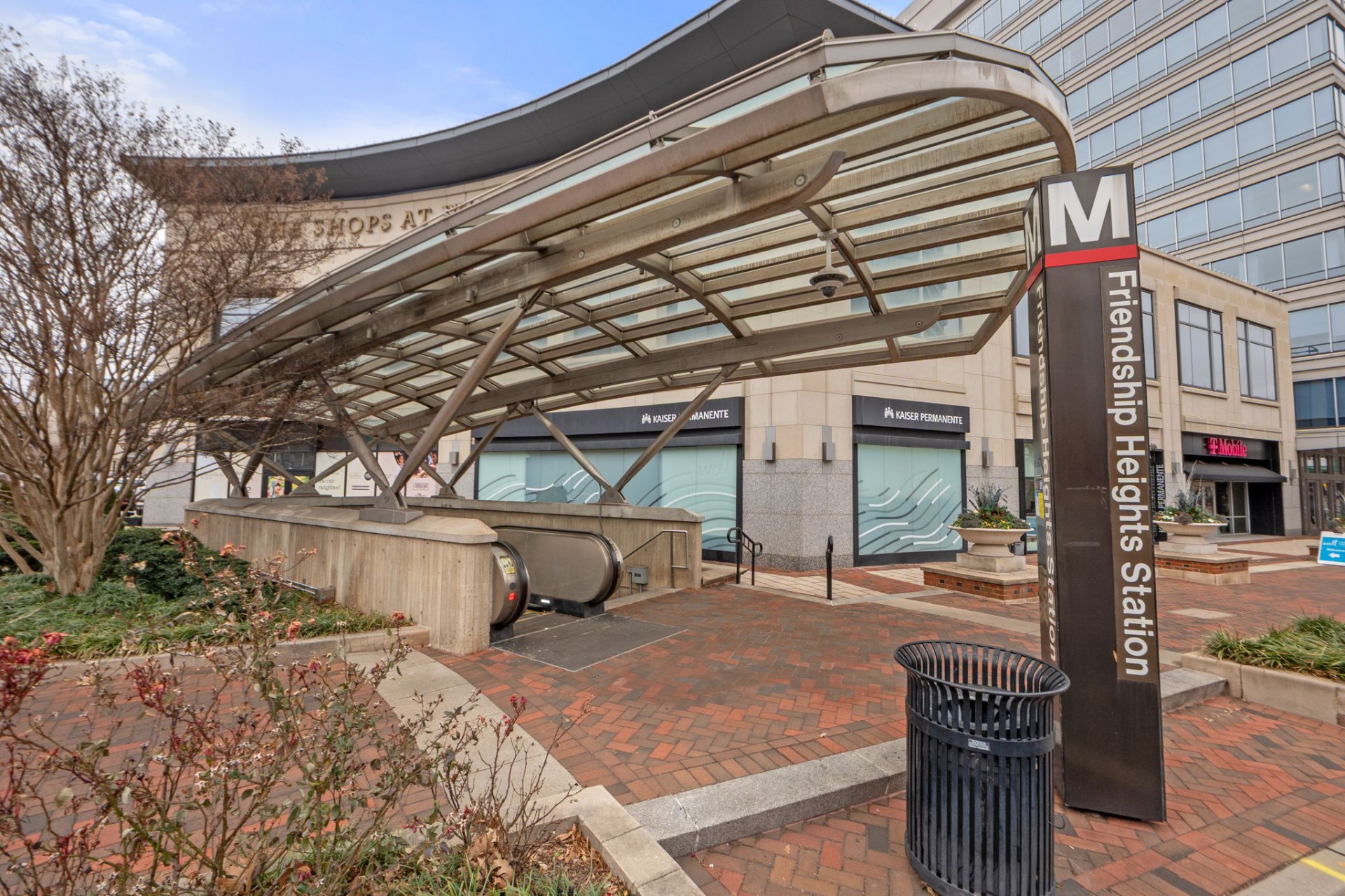 Metro Station – Neighborhood Photography